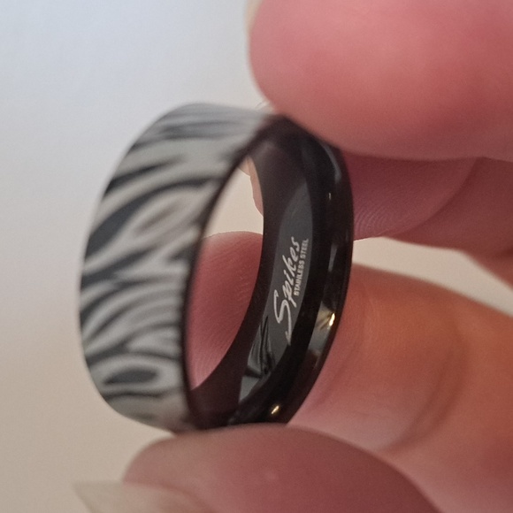 Stainless steel Ring - Picture 2 of 2